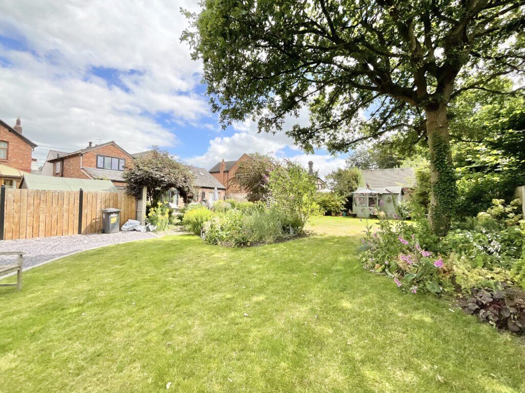 Wrexham Road, Burland, CW5
