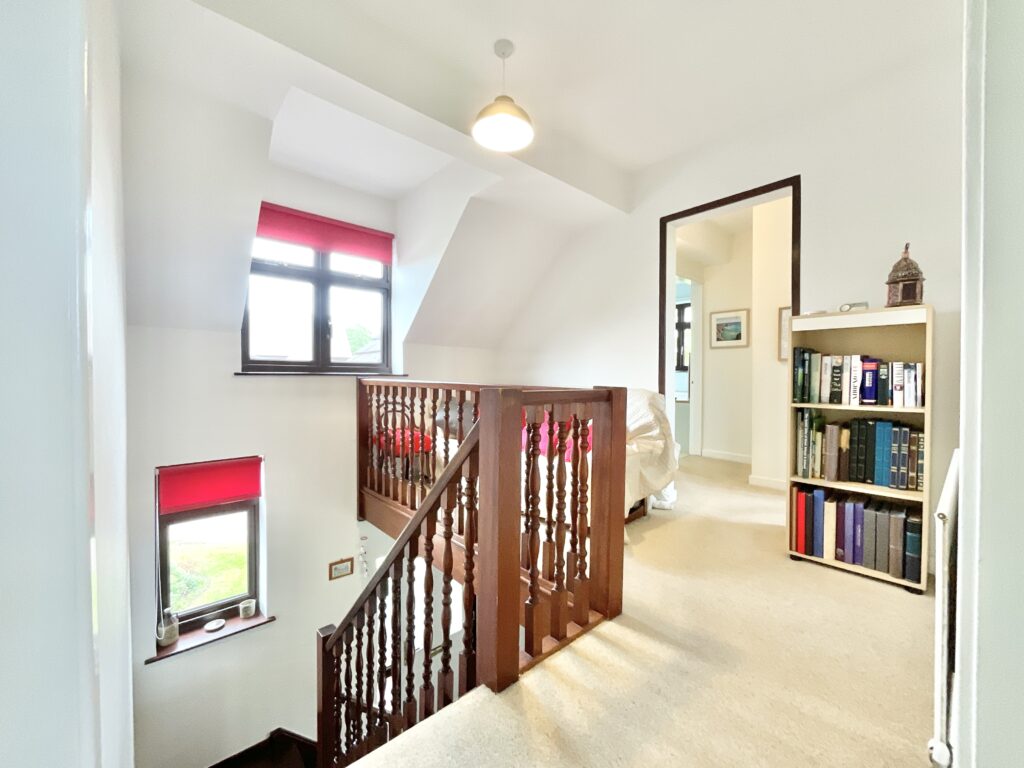 Willowbrook, Derrington, ST18