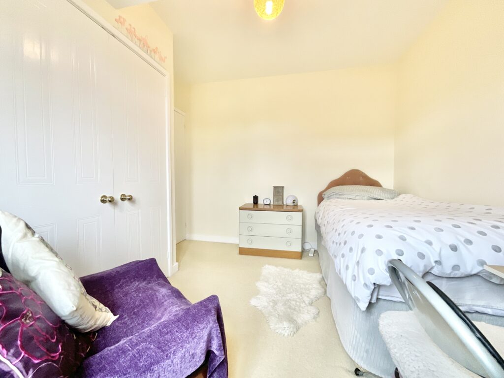 Willowbrook, Derrington, ST18
