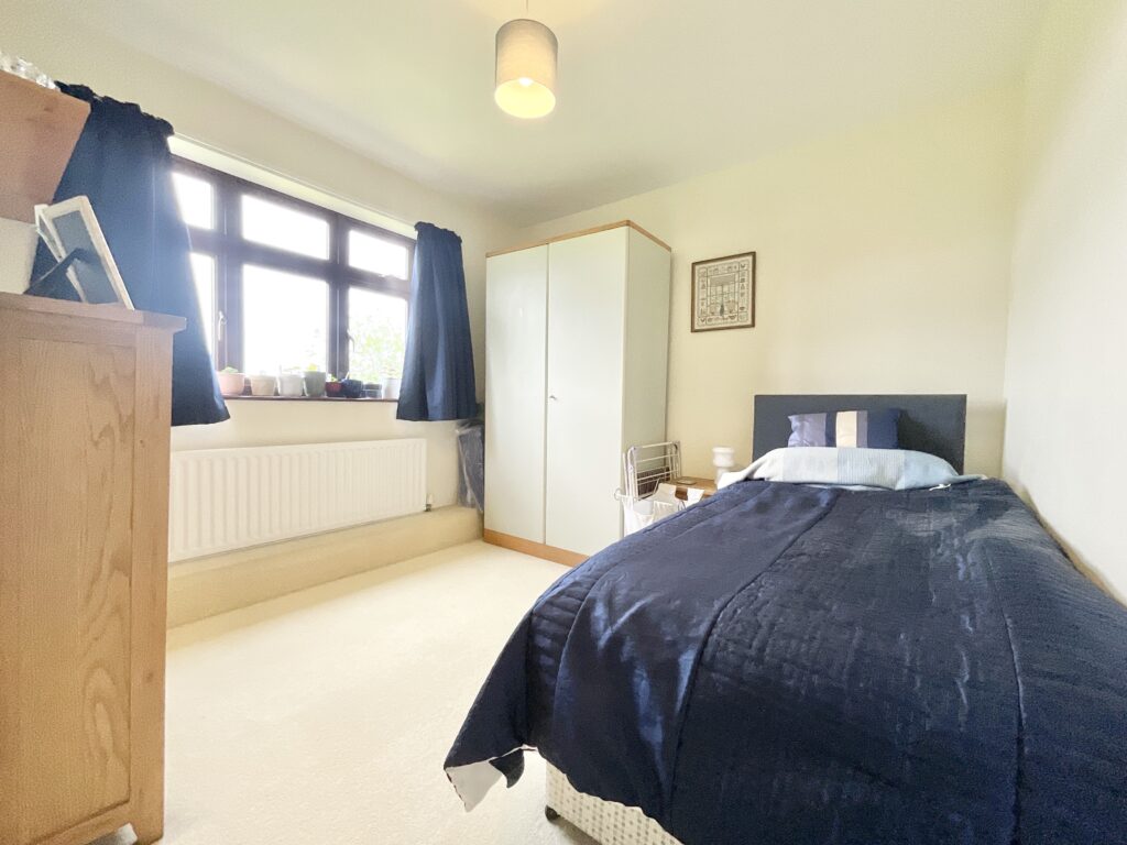 Willowbrook, Derrington, ST18
