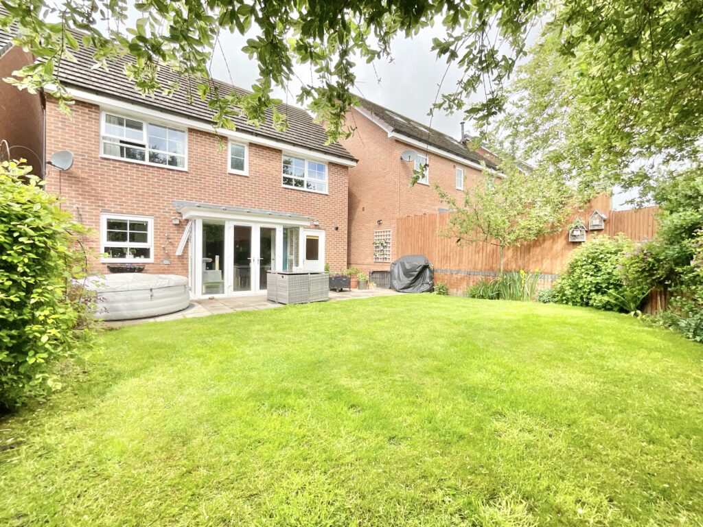 Dorney Close, Yarnfield, ST15