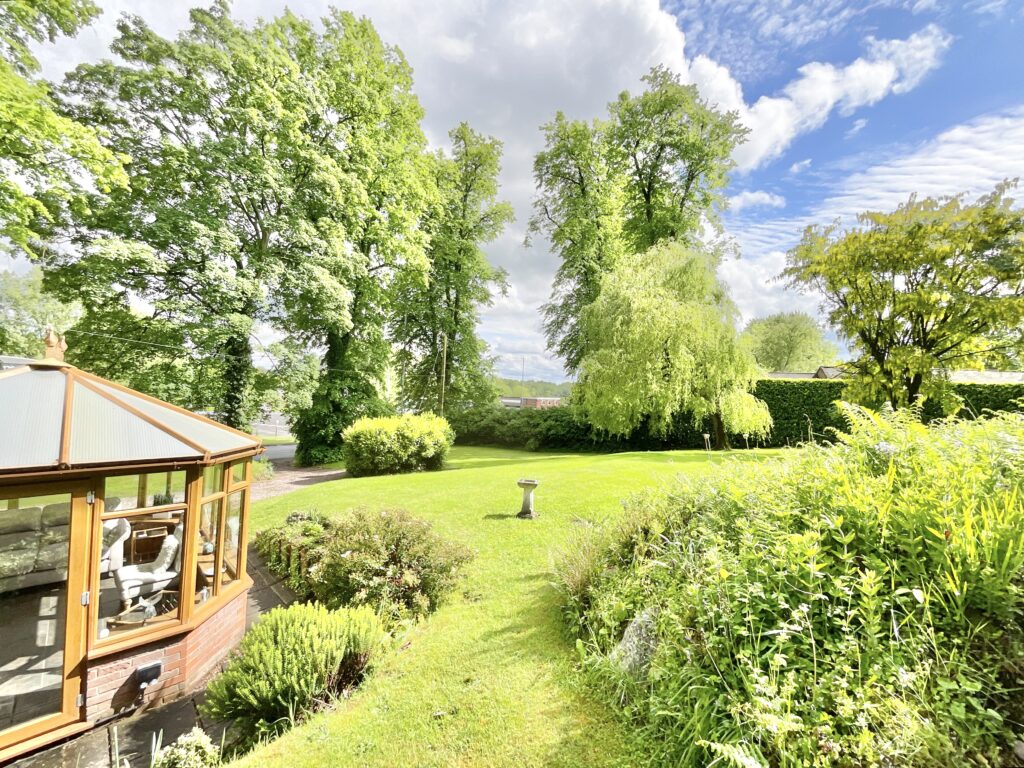 Meaford, Stone, ST15
