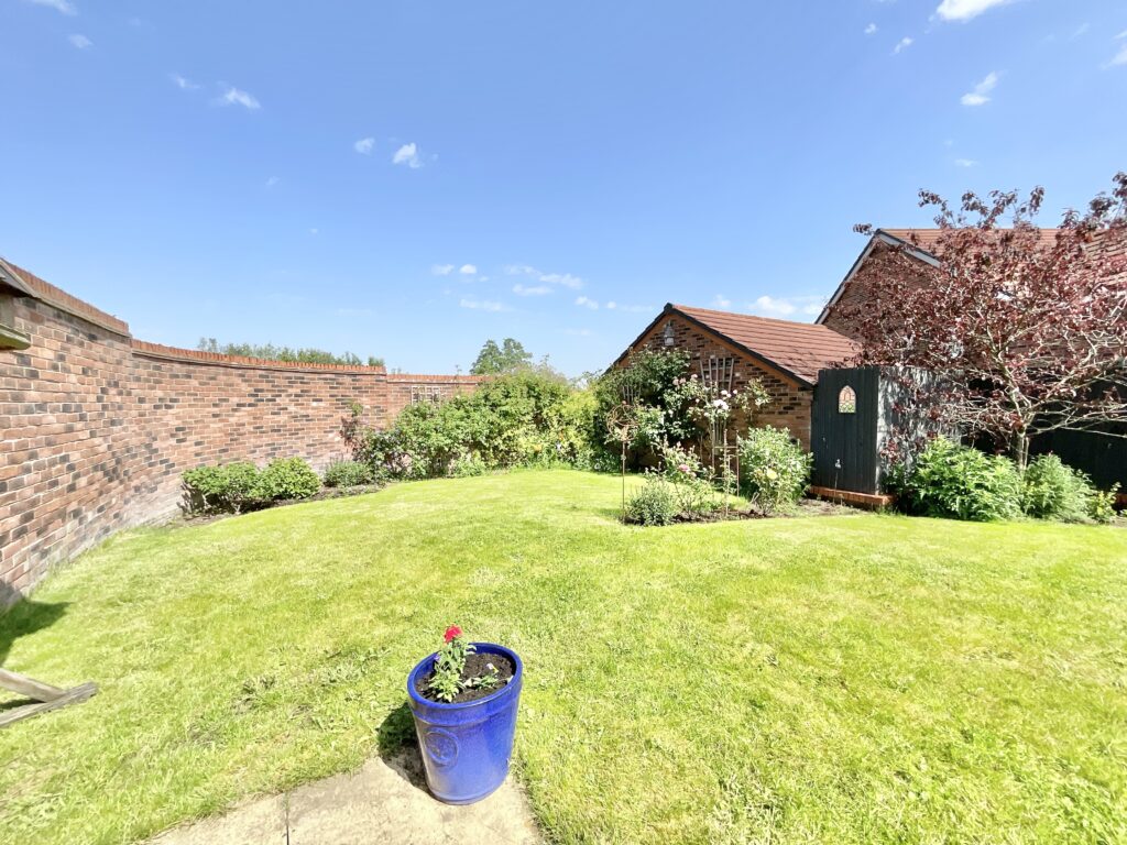 Wheelwright Drive, Eccleshall, ST21