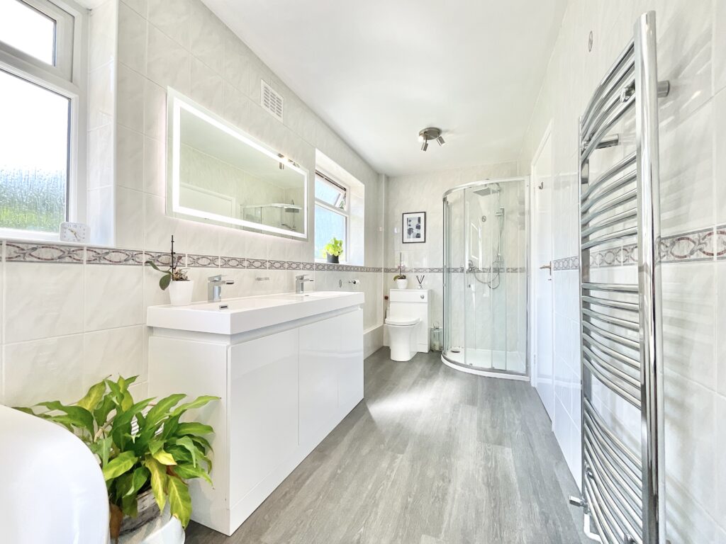 Whitgreave Lane, Whitgreave, ST18