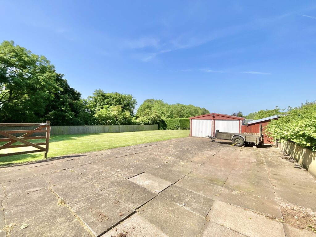 Whitgreave Lane, Whitgreave, ST18