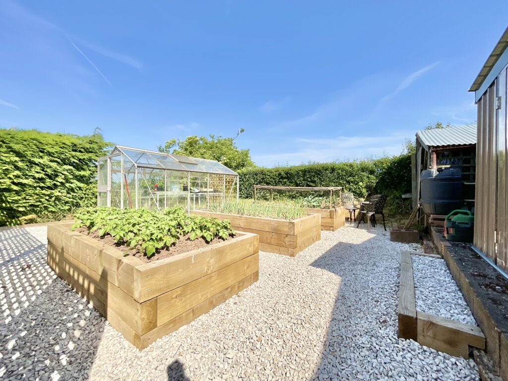 Whitgreave Lane, Whitgreave, ST18