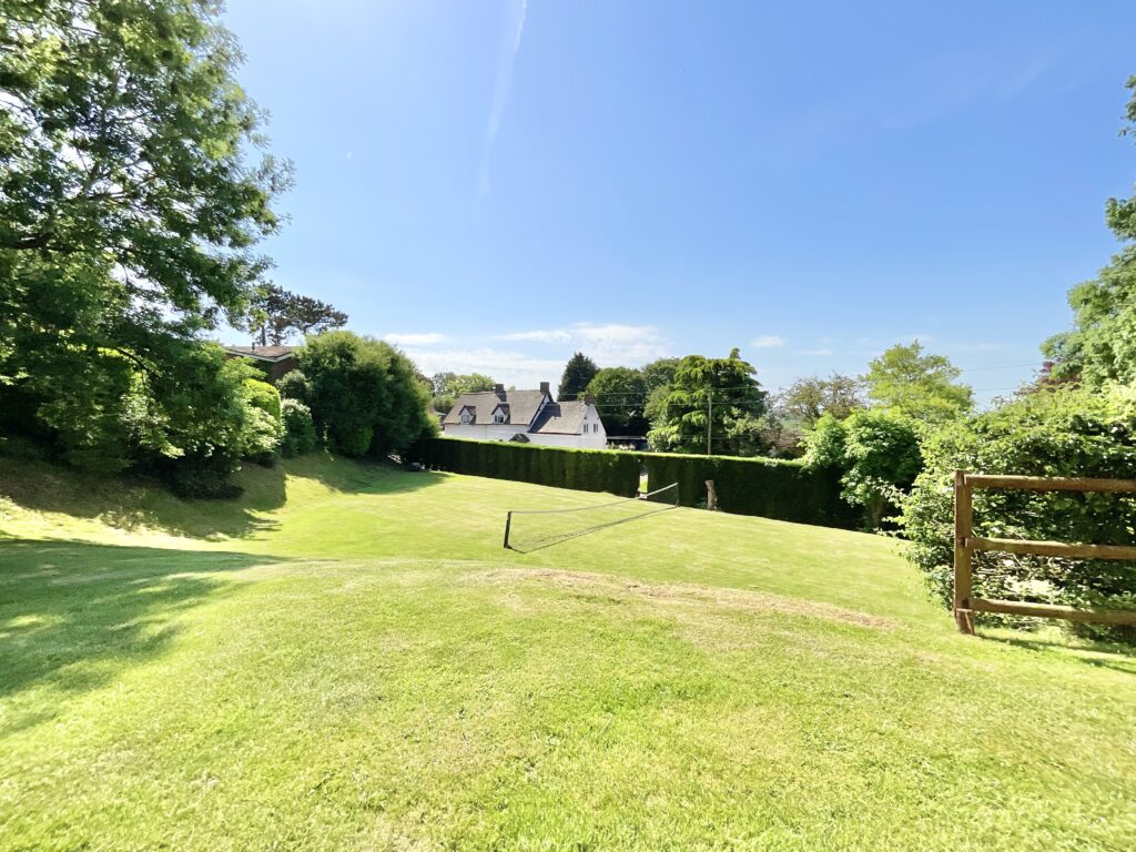 Whitgreave Lane, Whitgreave, ST18