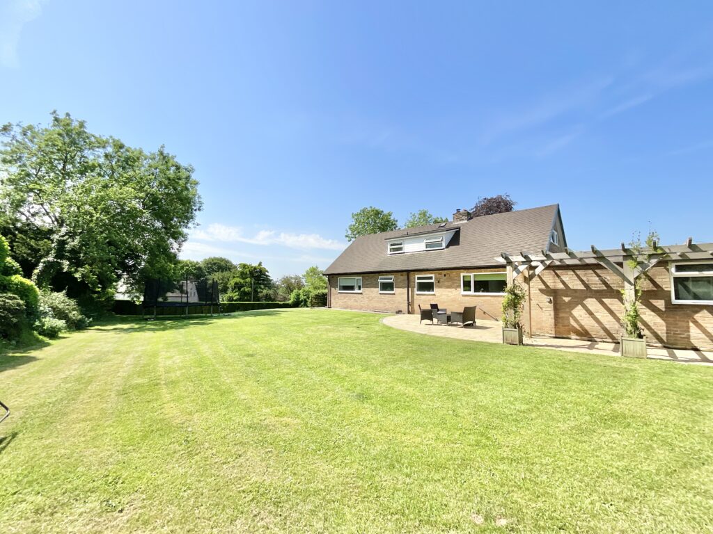 Whitgreave Lane, Whitgreave, ST18