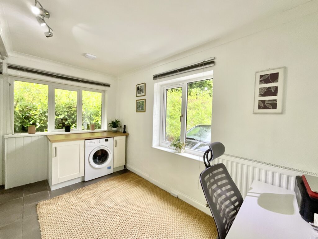 Meaford, Stone, ST15