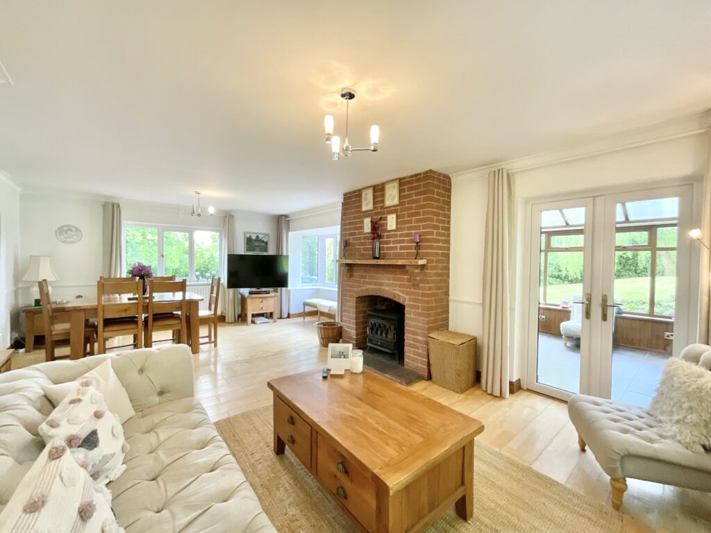 Meaford, Stone, ST15