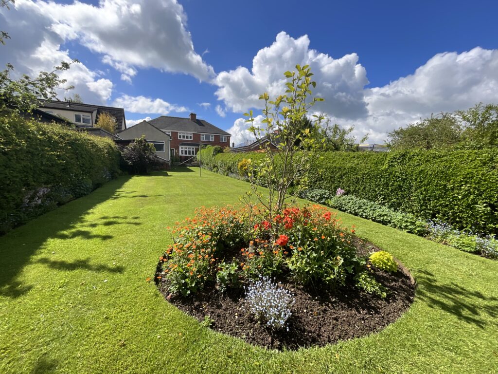 New Close Avenue, Forsbrook, ST11