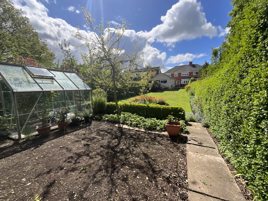 New Close Avenue, Forsbrook, ST11