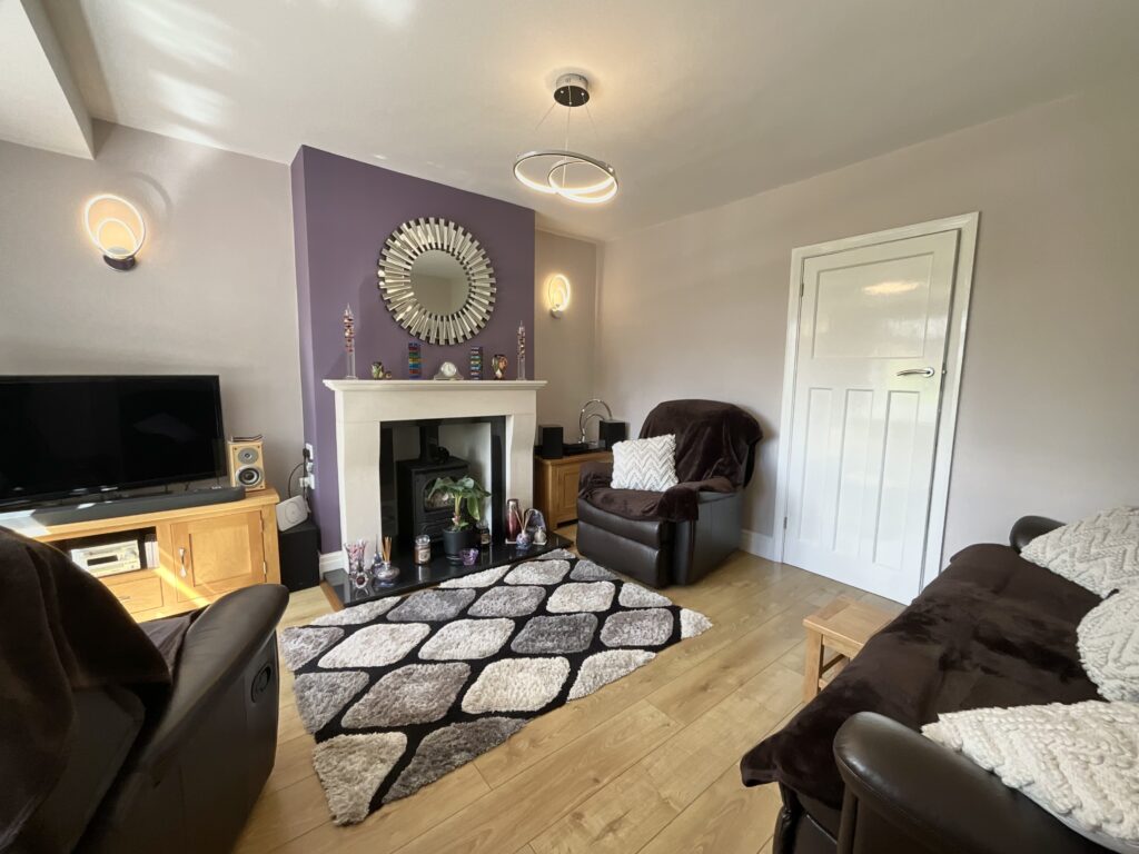 New Close Avenue, Forsbrook, ST11
