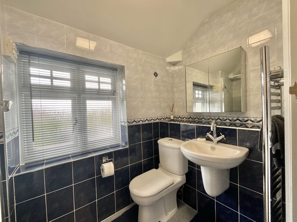 New Close Avenue, Forsbrook, ST11