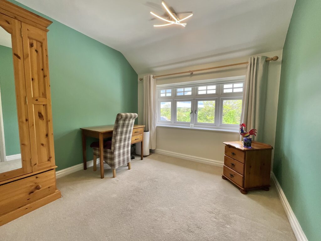 New Close Avenue, Forsbrook, ST11