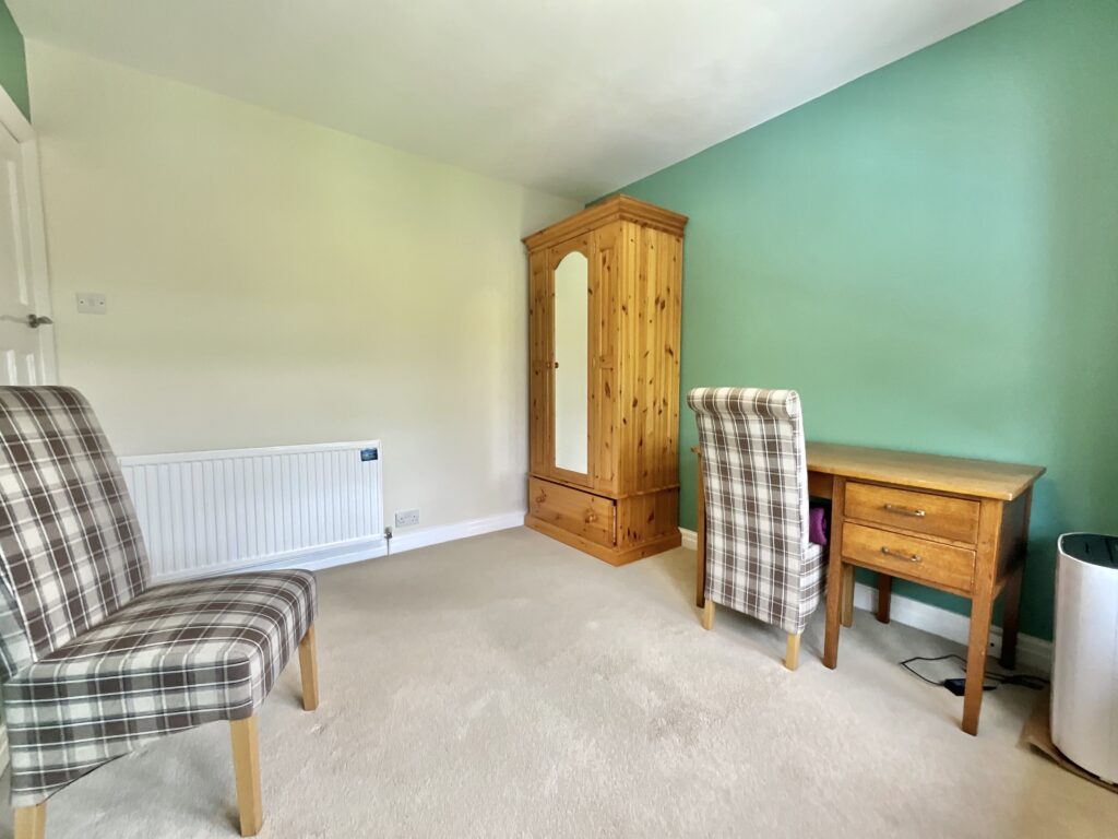New Close Avenue, Forsbrook, ST11
