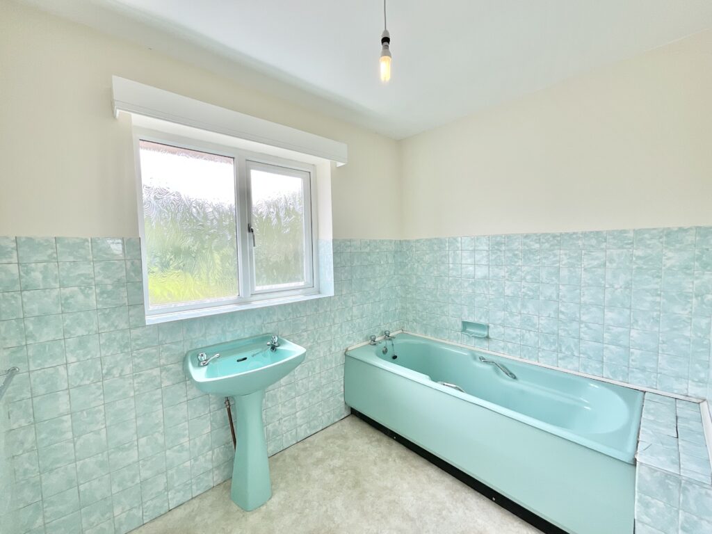 Top Road, Acton Trussell, ST17