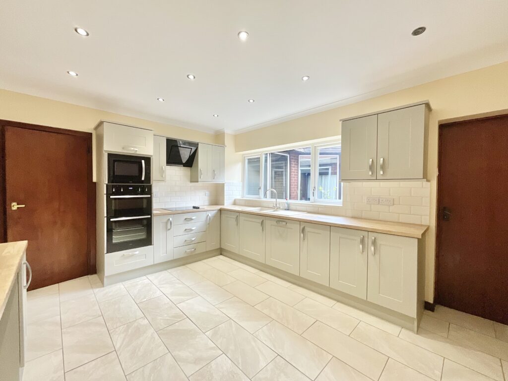 Top Road, Acton Trussell, ST17