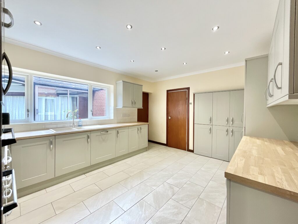 Top Road, Acton Trussell, ST17