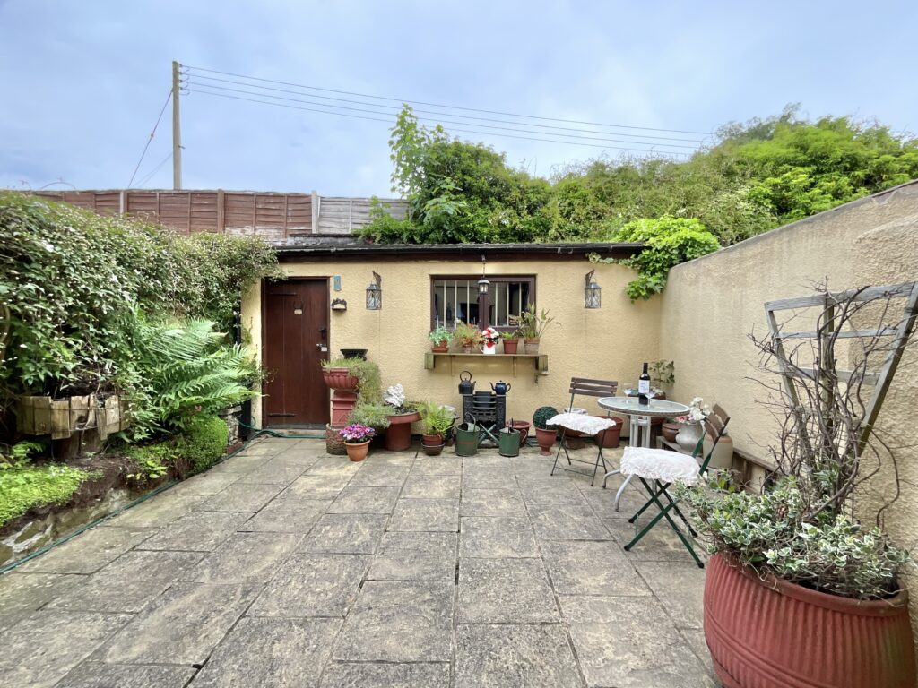 The Island, Tean, ST10