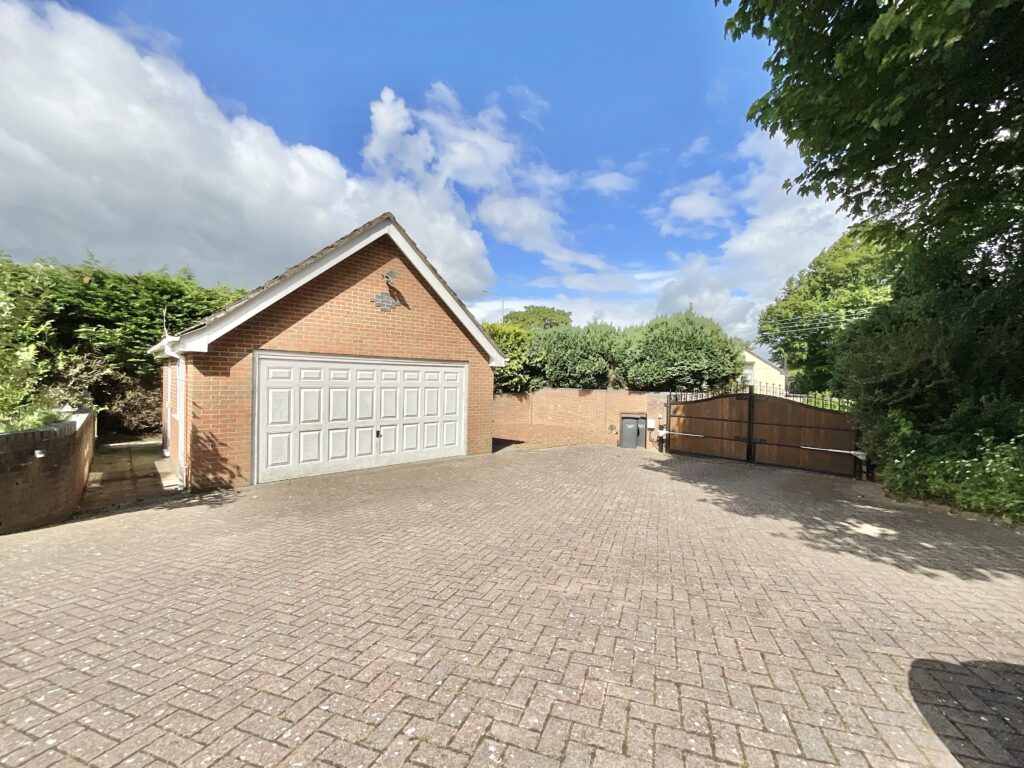 Newcastle Road, Loggerheads, TF9