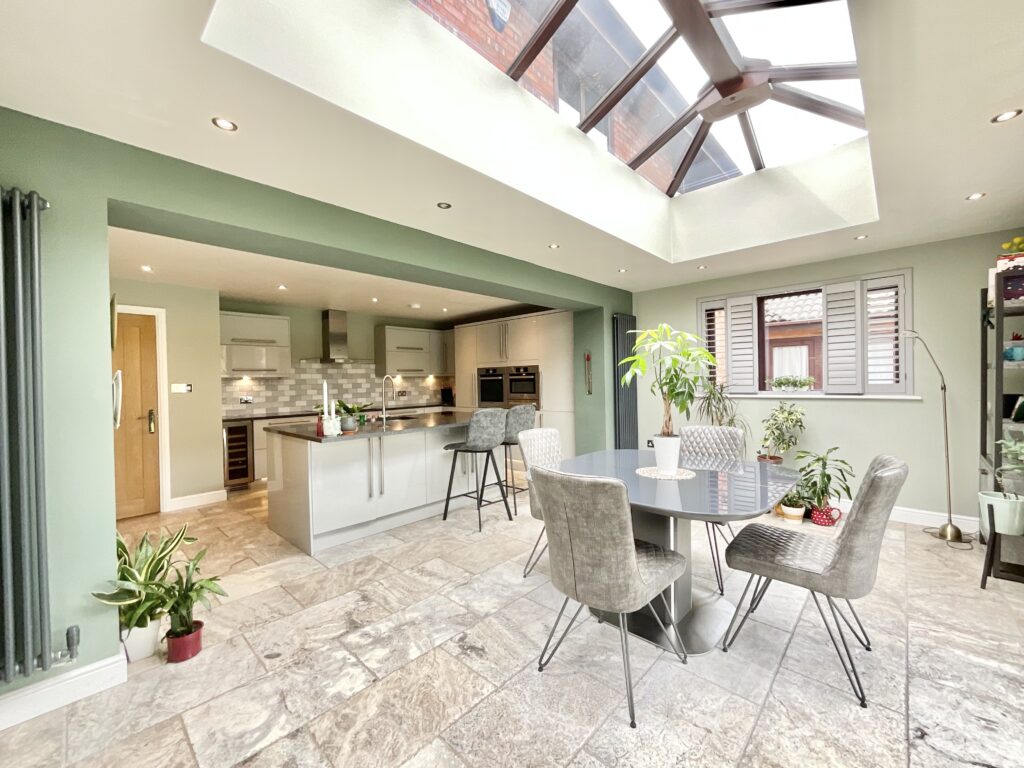 Uttoxeter Road, Stone, ST15