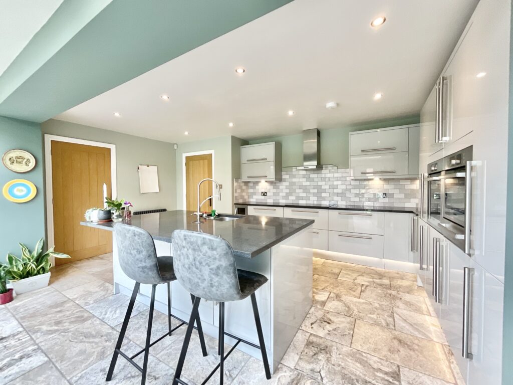 Uttoxeter Road, Stone, ST15