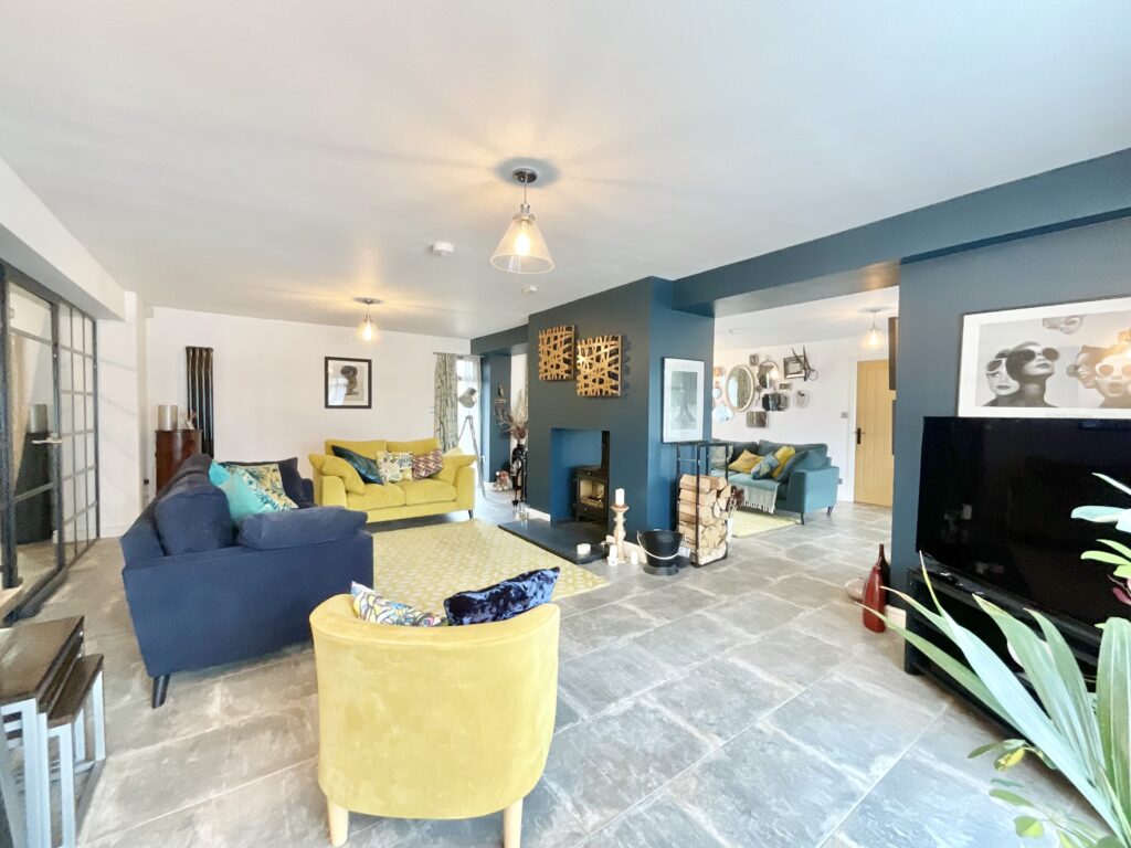 Uttoxeter Road, Stone, ST15