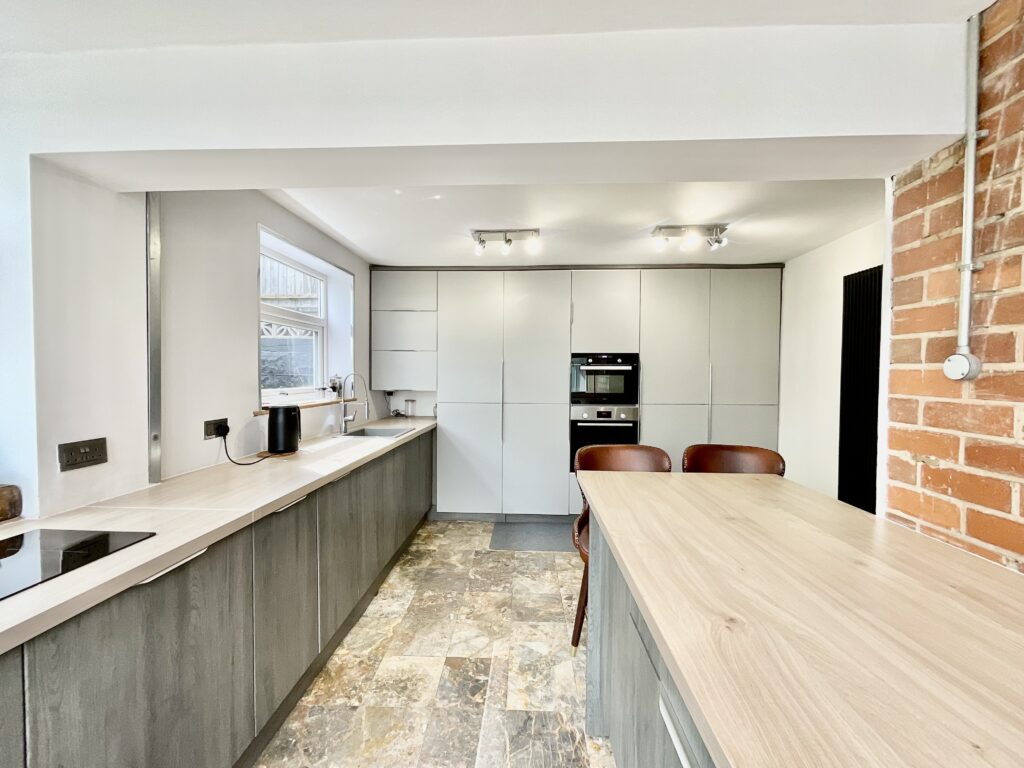 Bury Bank, Meaford, ST15
