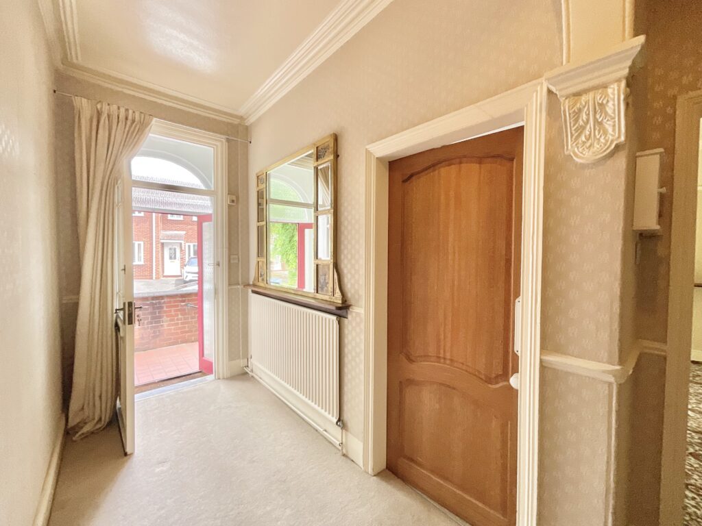 The Avenue, Stone, ST15