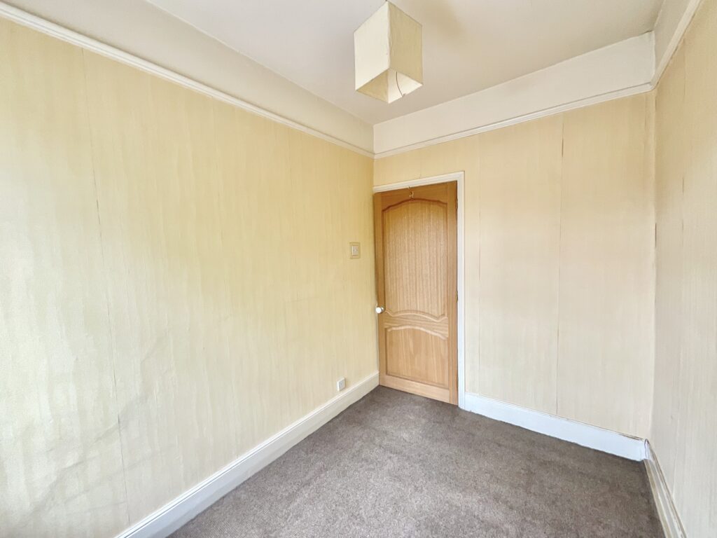 The Avenue, Stone, ST15