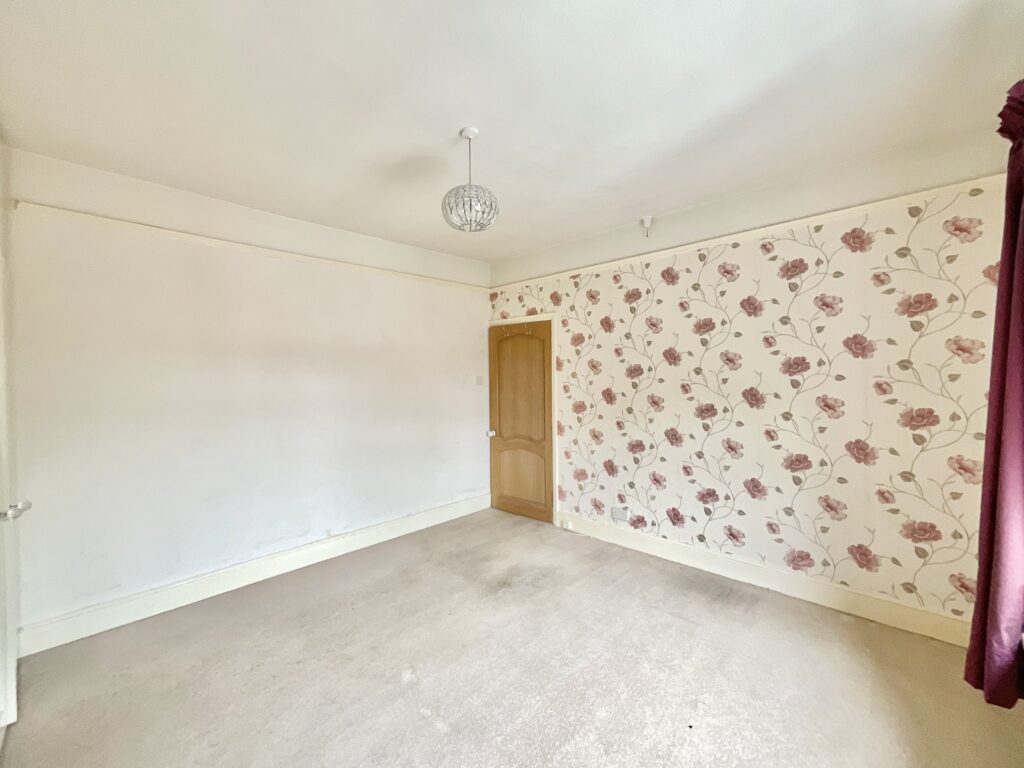 The Avenue, Stone, ST15