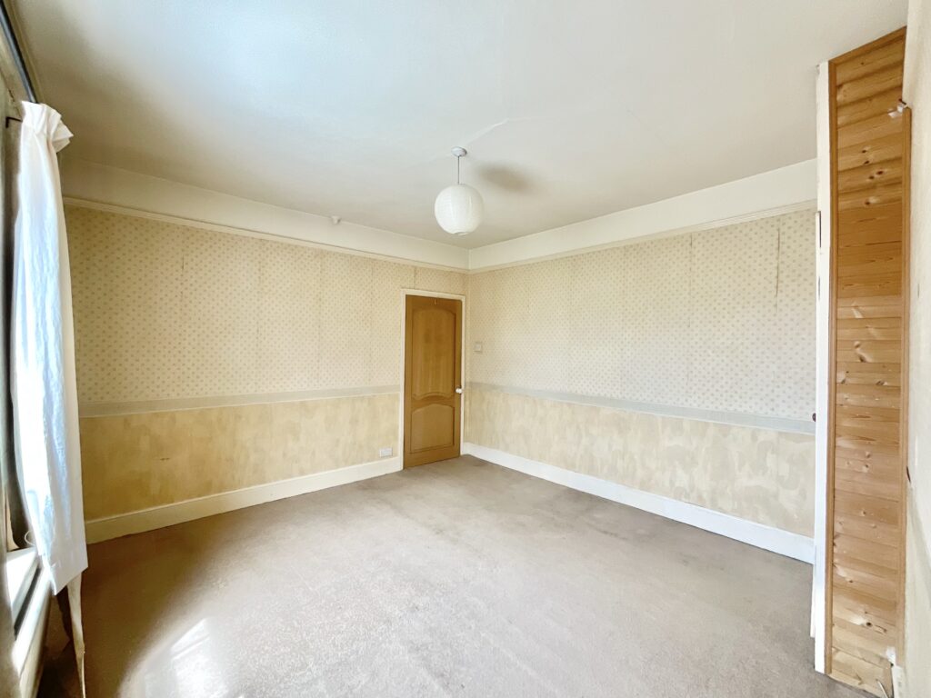 The Avenue, Stone, ST15