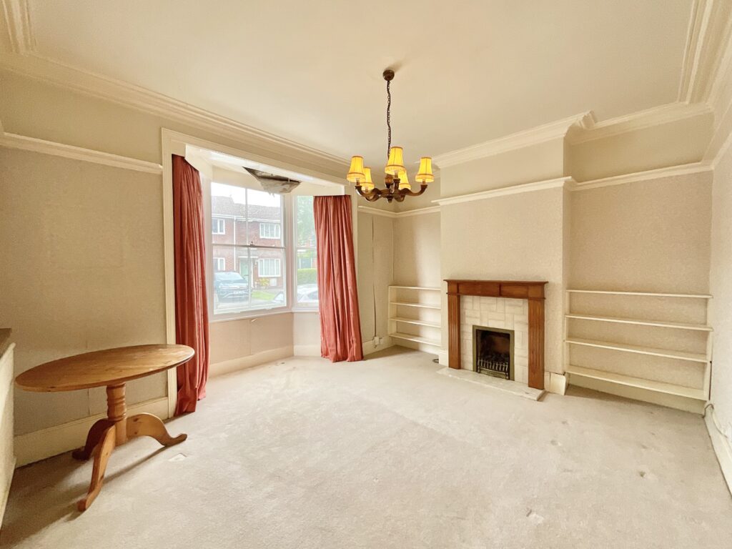 The Avenue, Stone, ST15