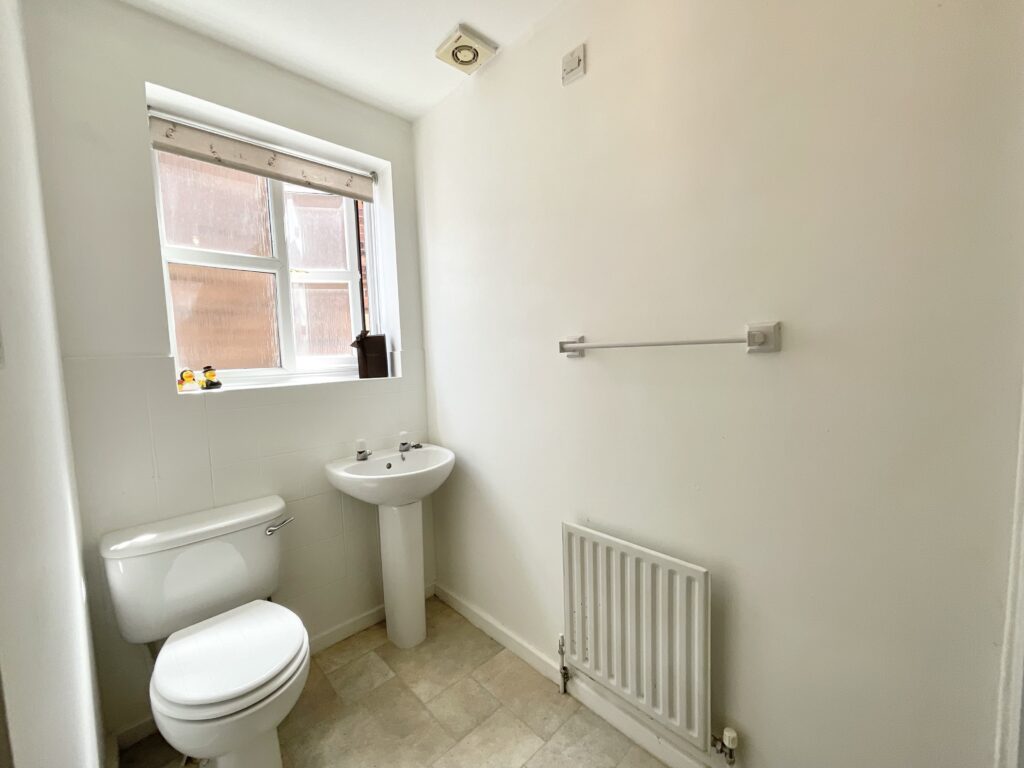 Mercer Avenue, Stone, ST15
