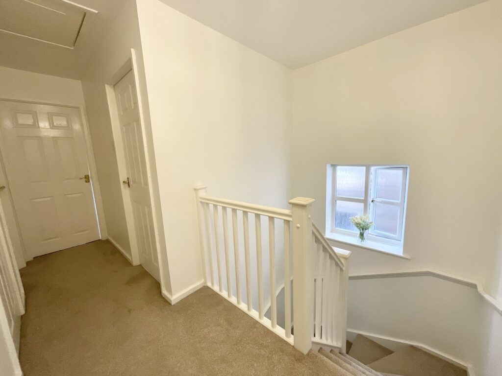 Mercer Avenue, Stone, ST15
