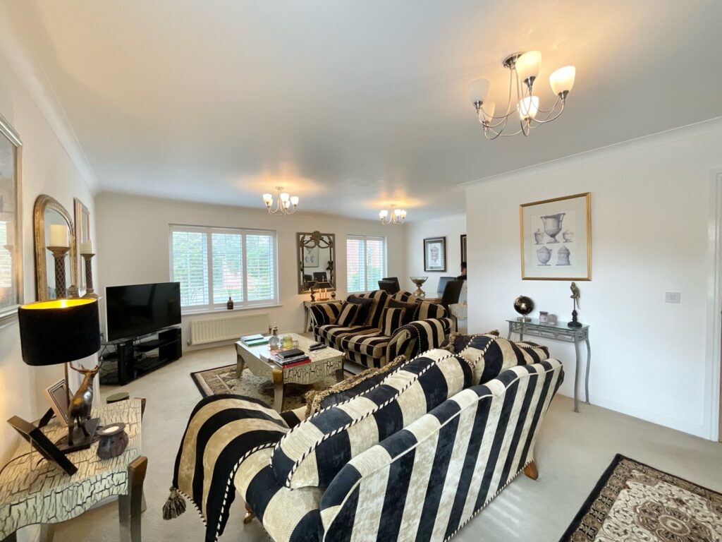 Chesterton Way, Weston, CW2