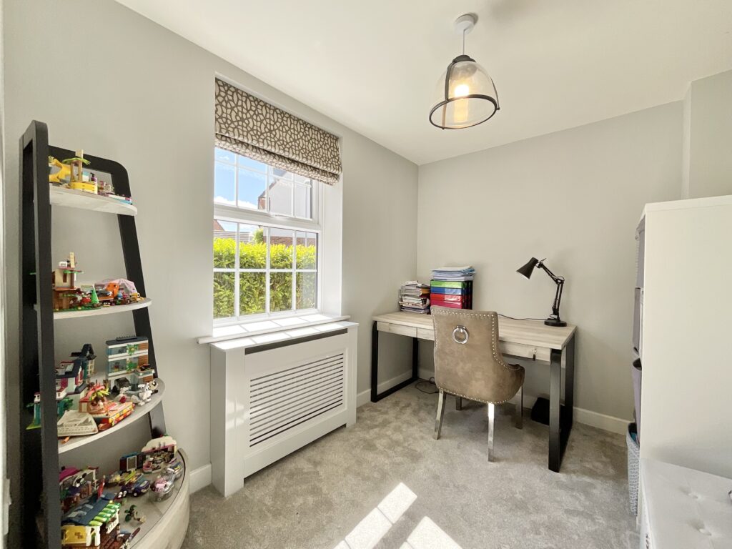 White Iris Place, Stapeley, CW5