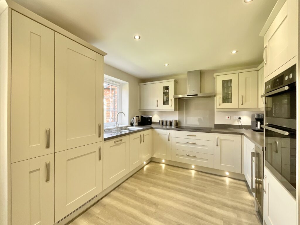 White Iris Place, Stapeley, CW5