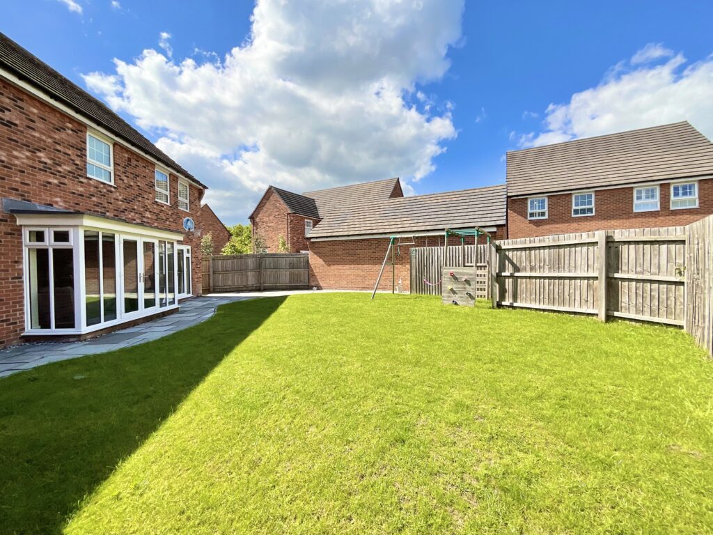 White Iris Place, Stapeley, CW5