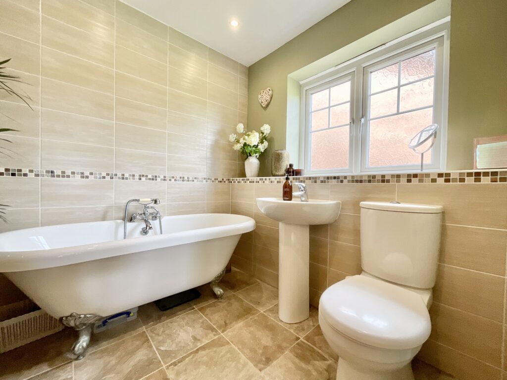 Main Road, Worleston, CW5