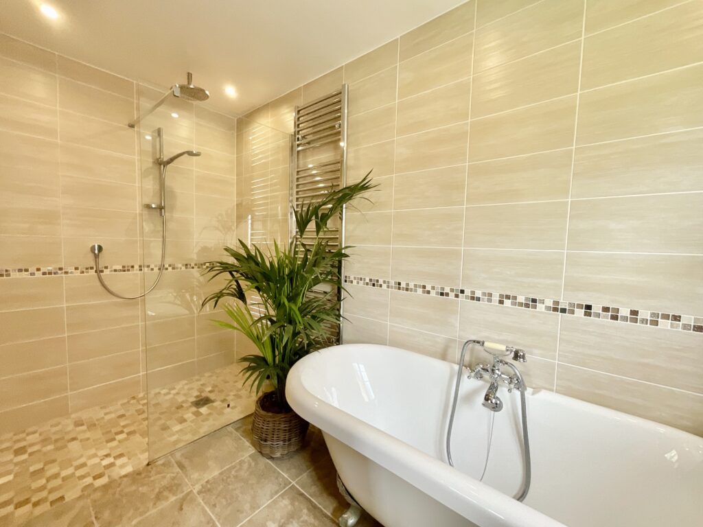 Main Road, Worleston, CW5