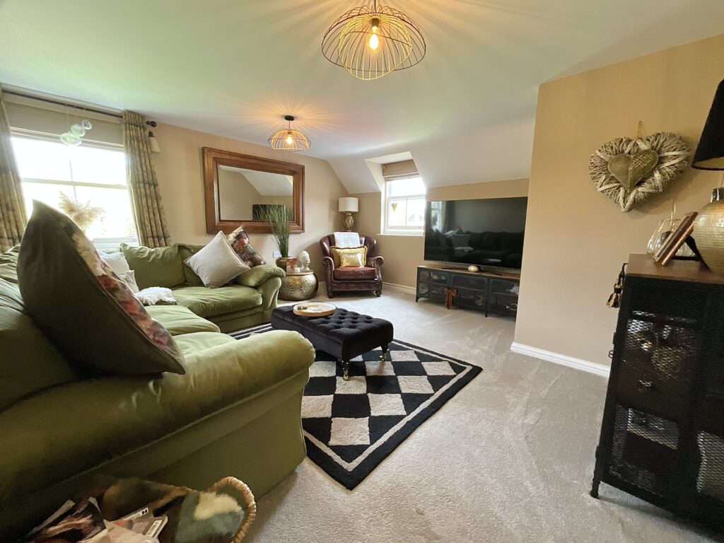Hall Yard, Tean, ST10