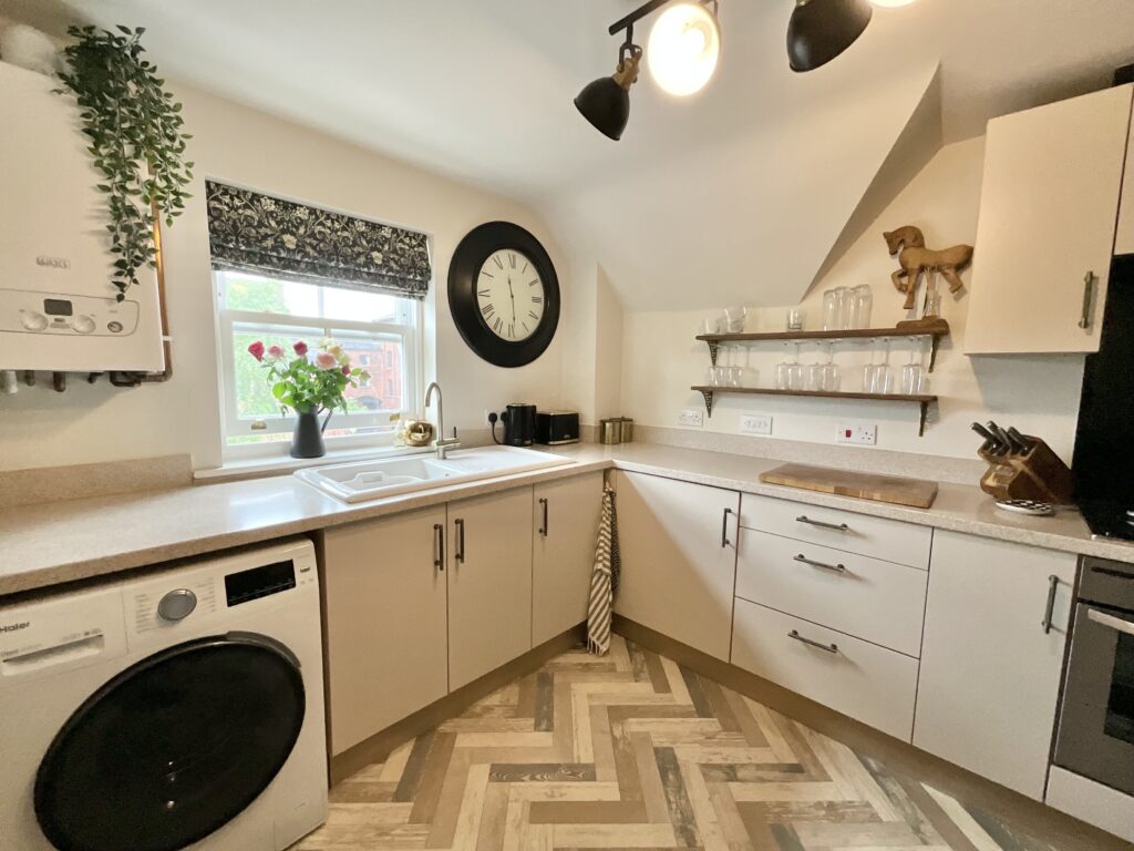 Hall Yard, Tean, ST10