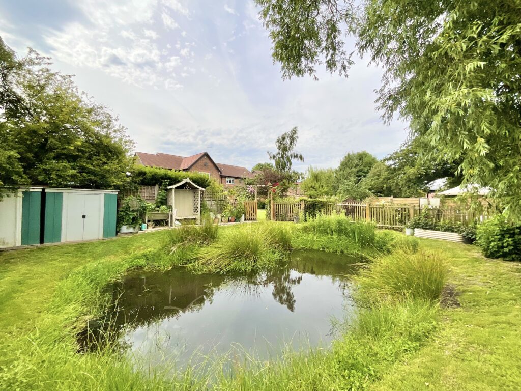 Main Road, Worleston, CW5