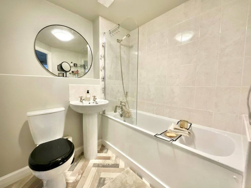 Hall Yard, Tean, ST10