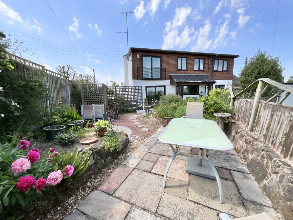 The Common, Dilhorne, ST10