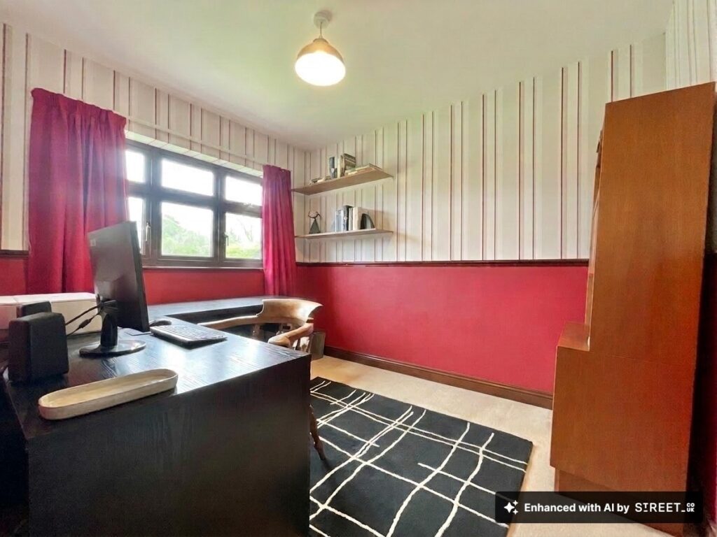 Willowbrook, Derrington, ST18