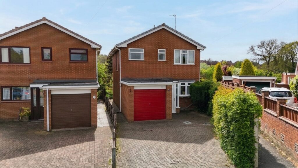 Ness Grove, Cheadle, ST10