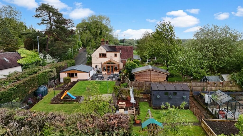 Uttoxeter Road, Draycott, ST11